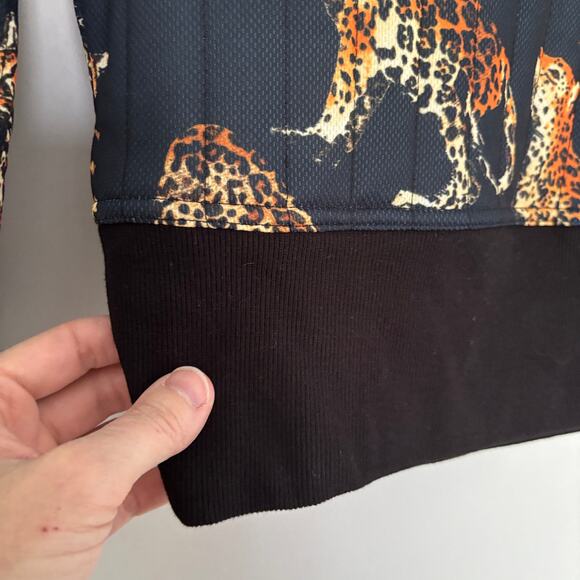 Urban Outfitters Leopard Animal Novelty All Over Print AOP quilted sweatshirt - Picture 6 of 10